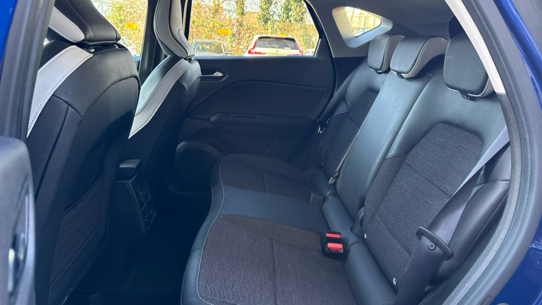 Renault Captur 1.3 TCE 140 S Edition 5dr EDC Petrol Hatchback